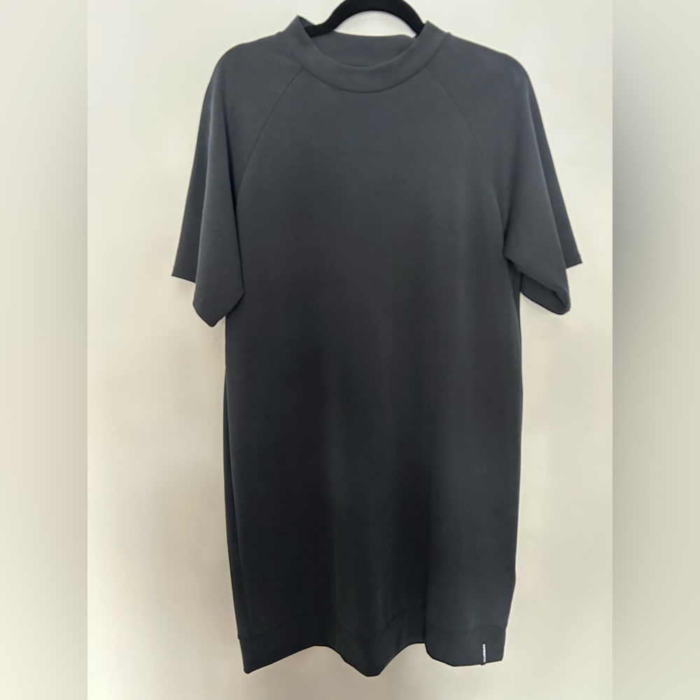 The Superdry(edit) Black Short Sleeve dress mini-worn once Crewneck